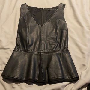 -CLOSET CLEAROUT- Zara Top
